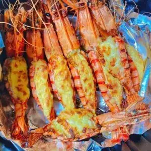 Grilled shrimp with cheese