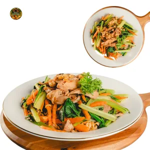 Stir-fried noodles with chicken