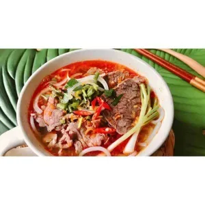 Rare beef noodle soup