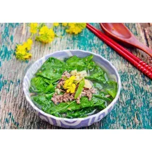 Bok choy and minced beef soup