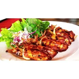 Grilled squid with salt and chili