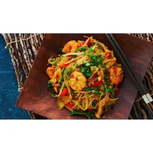 Stir-fried noodles with shrimp
