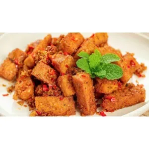 Fried rice with fried tofu and lemongr