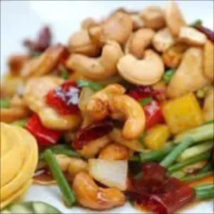 Stir-fried bell peppers with cashews