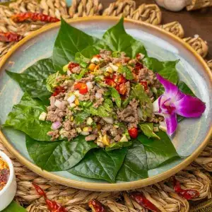 Minced pork with betel leaves