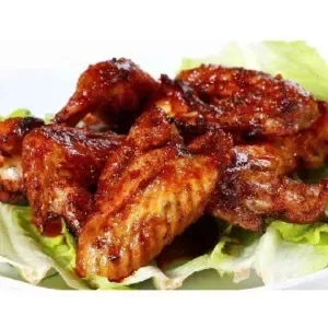 Grilled chicken wings with salt and pepper