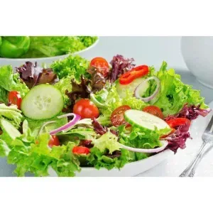 Salad with oil and vinegar