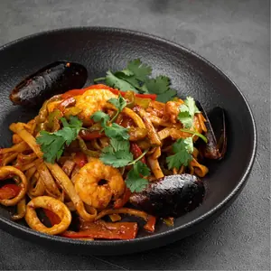 Seafood fried noodles