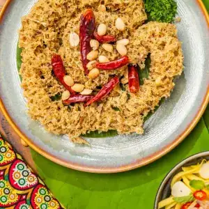 Crispy catfish mango salad