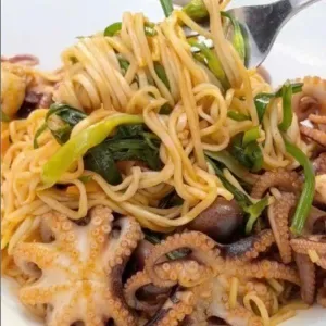 Octopus fried noodles