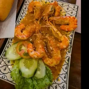 Shrimp in garlic butter sauce