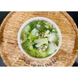 Cabbage and minced meat soup
