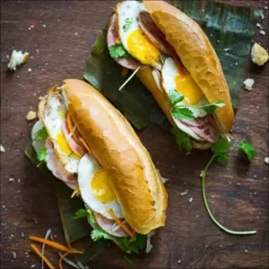 Banh mi with egg