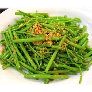 Stir-fried morning glory with garlic